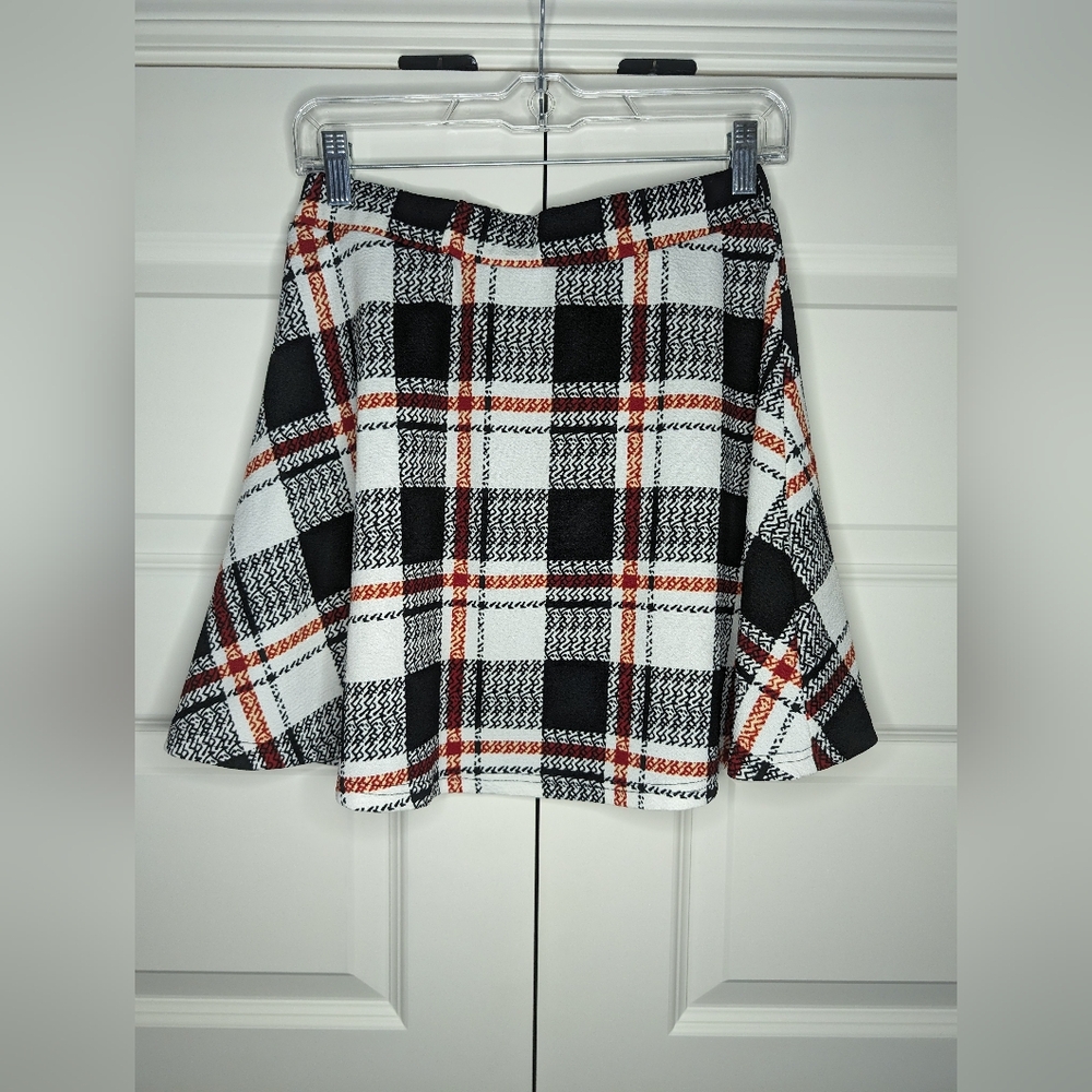 Angie Girls X- Large Girls Mini Skirt Black Red White Plaid Preowned - Picture 1 of 12